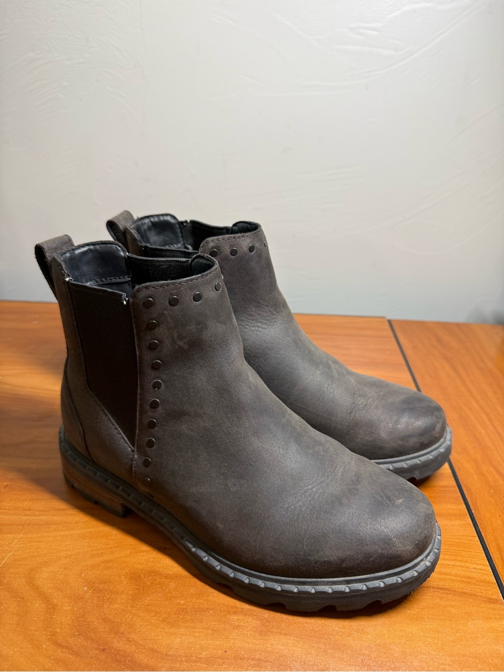 SOREL Lennox Chelsea Studded Waterproof Size 8 Brown Boots NL3697 Slip On Fall